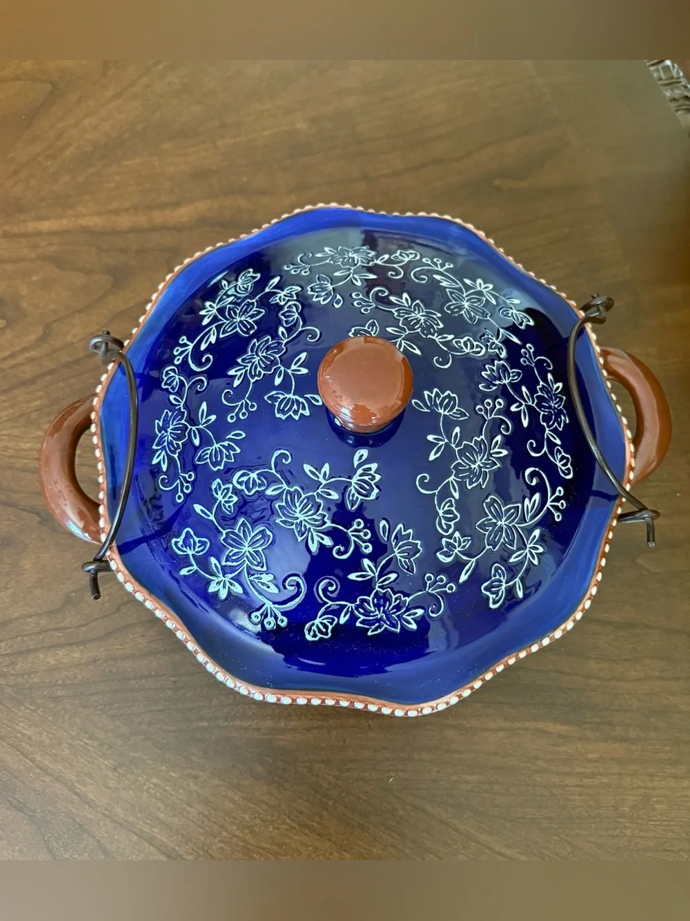 Temp-tations by Tara Floral Lace Blue 2 Quart Round Baking Dish with Lid & Rack
